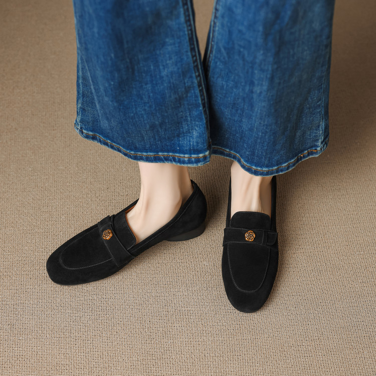 Deep Mouth Flat Shoes in Black and Brown - Image 5
