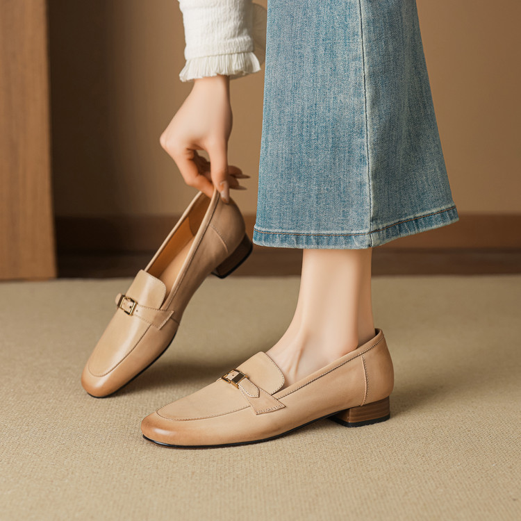 Women’s Leather Loafers with Chunky Heel and Metal Detail – Style m.html