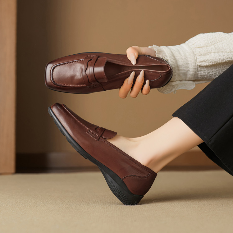 Women’s Leather Loafers with Chunky Mid Heel and Square Toe
