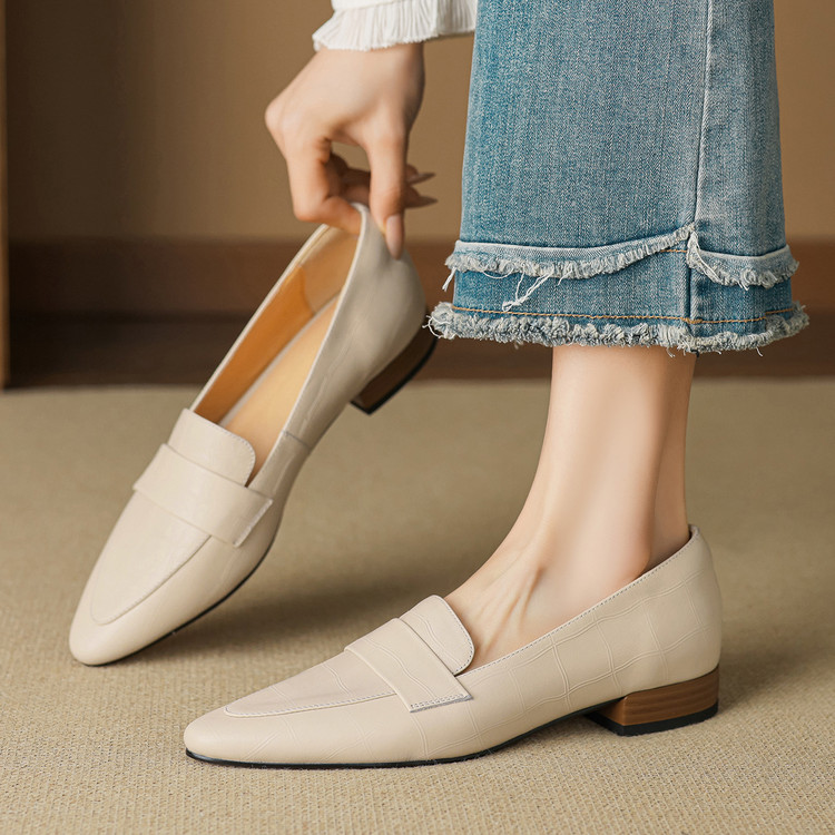 Women’s Leather Loafers with Plaid Pattern and Chunky Mid Heel
